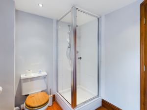 En-suite- click for photo gallery